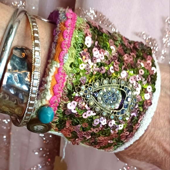 Handmade Bracelet Band: - Picture 6 of 7